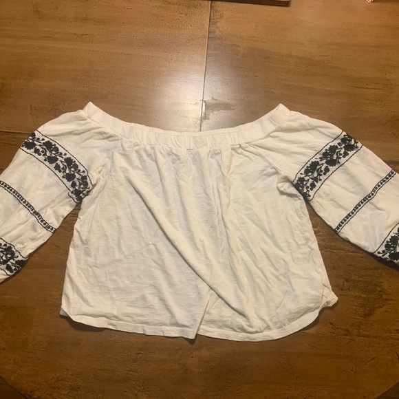 Chandail - Picture 1 of 1